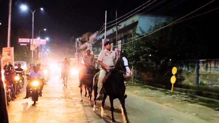 कौन हैं IPS अनुराग आर्य जिन्होंने यूनिफॉर्म पहन बरेली की सड़कों पर की घुड़सवारी? IPS Anurag Arya