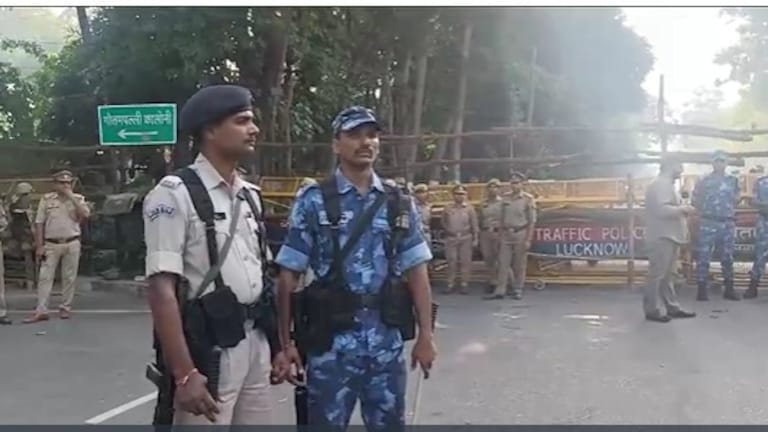 अखिलेश को JPNIC जाने से रोकने के लिए लखनऊ पुलिस की गजब तैयारी, आंसू गैस गोले तैयार, मामला क्या है? jpnic lucknow