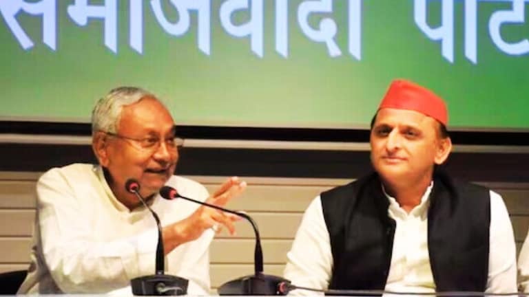 क्या अखिलेश यादव की ये बात मानेंगे नीतीश? JP को लेकर सपा चीफ ने खेली बड़ी सियासत Picture: Akhilesh Yadav & Nitish Kumar