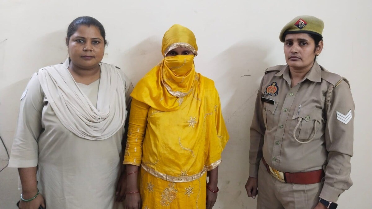 गाजियाबाद में पेशाब से आटा गूंथने वाली मेड रेखा जब पकड़ी गई तो उसने अलग ही कहानी सुना दी Ghaziabad Maid Viral Video