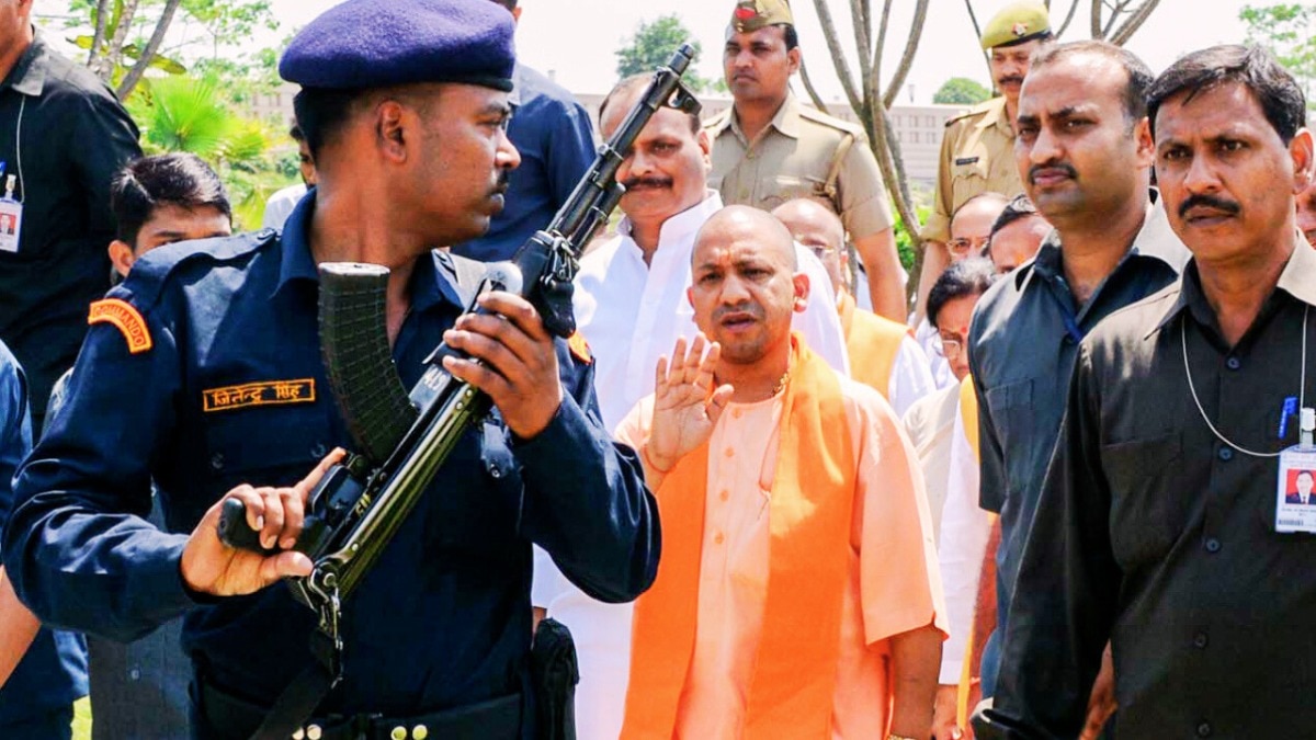 क्या CM योगी की सुरक्षा में होने जा रहा बड़ा बदलाव? इन VIPs की सिक्योरिटी को लेकर भी आई खबर UP Tak