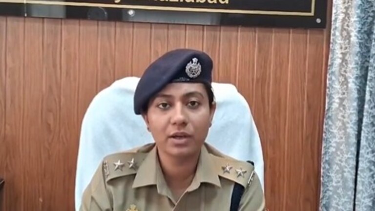 गाजियाबाद में पेशाब से आटा गूंथने वाली मेड रीना के बारे में ACP लिपि नगायच ने क्या बताया? Ghaziabad Maid Viral Video