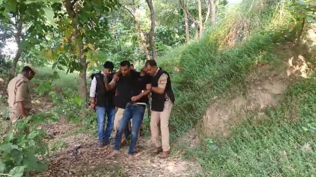 सरफराज और तालीम का जब एनकाउंटर हुआ तो पुलिसवाले उनसे क्या कह रहे थे? कैमरे में सब रिकॉर्ड हुआ Bahraich police encounter video