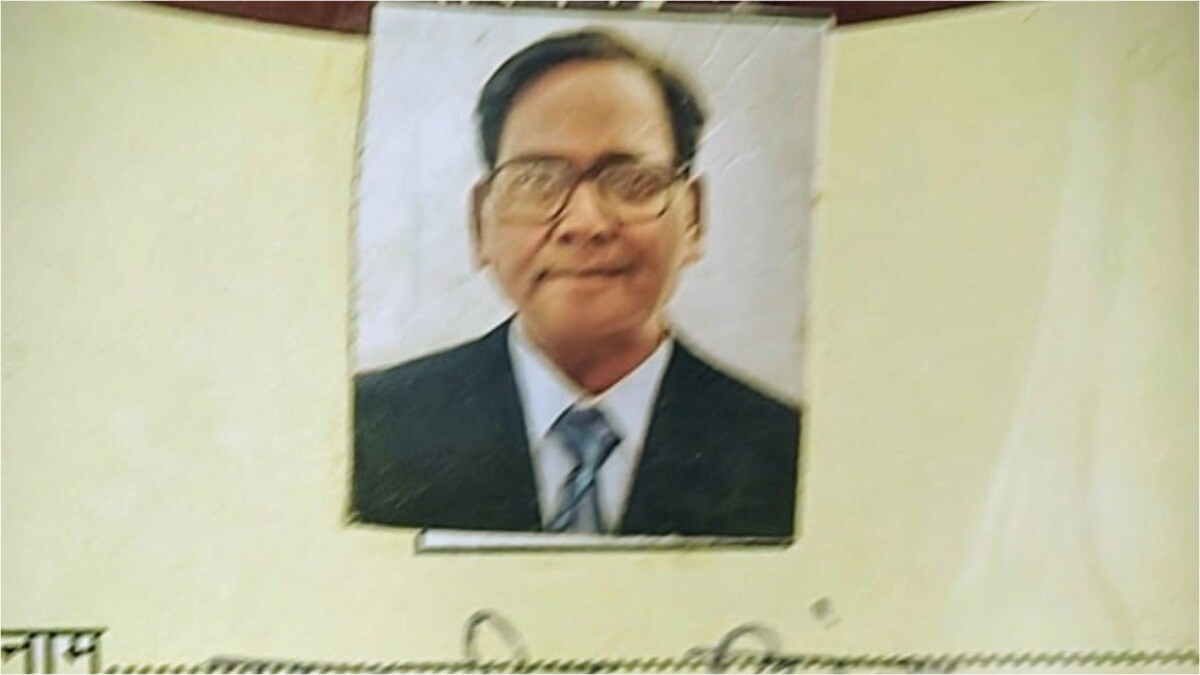 फर्श पर पड़ी थी लाश और चारों तरफ बिखरा था खून...सरकारी आवास पर मृत मिले अयोध्या के ADM सुरजीत सिंह अयोध्या के ADM सुरजीत सिंह