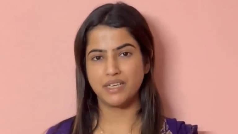वाराणसी में बीजेपी कार्यकर्ता को पीटने वाली रोशनी जायसवाल के साथ क्या हो गया? Roshni kushal jaiswal