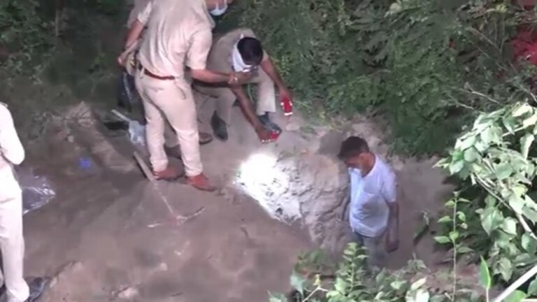 कानपुर में फिल्म 'दृश्यम' जैसा कांड! जिम ट्रेनर ने महिला की हत्या कर DM आवास परिसर में दफनाया शव, ऐसे खुली पोल  Kanpur News