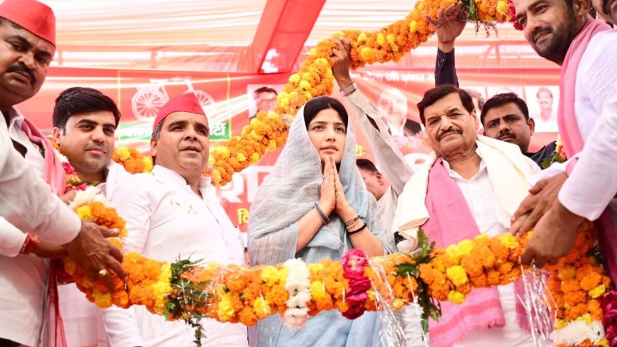 शिवपाल यादव का तंज- पीडीए न तो बंटेगा, न ही कटेगा और जो ऐसी बातें करेगा वह बाद में ‘पिटेगा’ Shivpal Yadav, Dimple and Dharmendra Yadav in Karhal