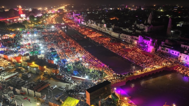 अयोध्या दीपोत्सव: 2512585 दीपकों से जगमग हुई प्रभु श्रीराम की नगरी, बन गए 2 नए वर्ल्ड रिकॉर्ड Ayodhya Deepotsav 2024