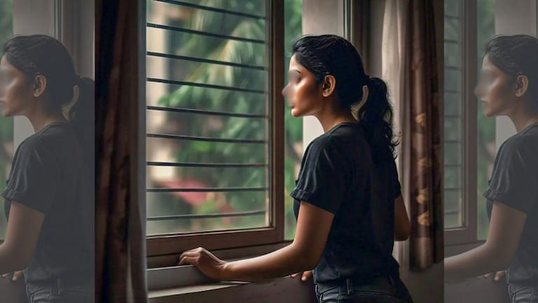 नोएडा के GIP मॉल से क्यों कूद गई 36 साल की आकांक्षा सूद? जिंदगी की ये वाली उलझन नहीं सुलझा पाई Symbolic picture