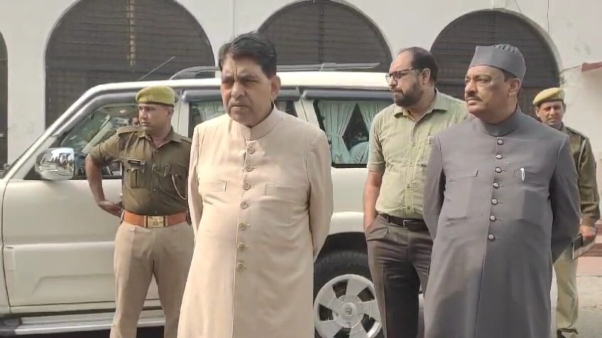 सुप्रीम कोर्ट के फैसले के बाद AMU से आया पहला रिएक्शन, प्रॉक्टर प्रोफेसर मोहम्मद वसीम ने बड़ी बात कह दी AMU News