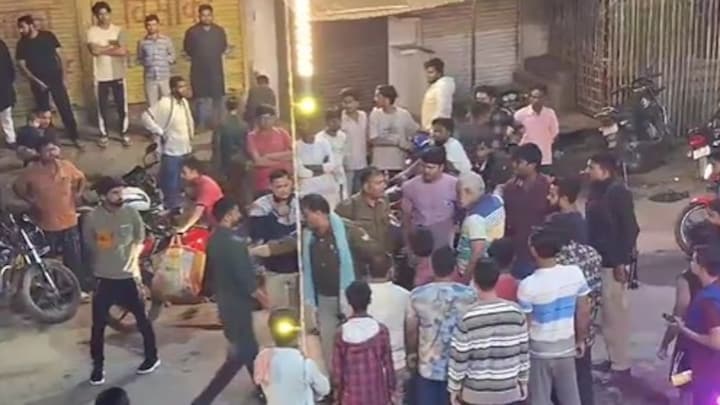 श्रावस्ती में बीजेपी नेता के भाई की दबंगई, ड्यूटी पर तैनात पुलिसकर्मी को जड़ा थप्पड़, वीडियो वायरल Shravasti News