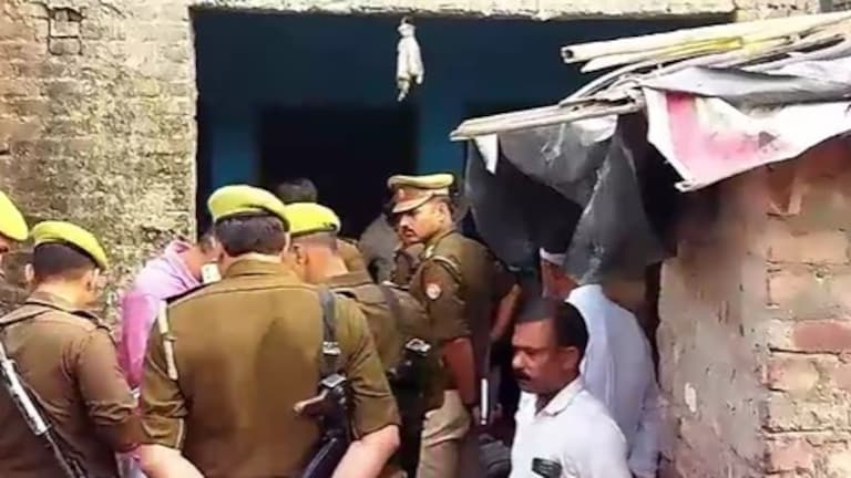 बिजनौर में ट्रिपल मर्डर : चाकू और पेंचकस से गोदकर पति मंसूर-पत्नी जूबेदा और बेटे याकूब की हत्या Bijnor Triple murder