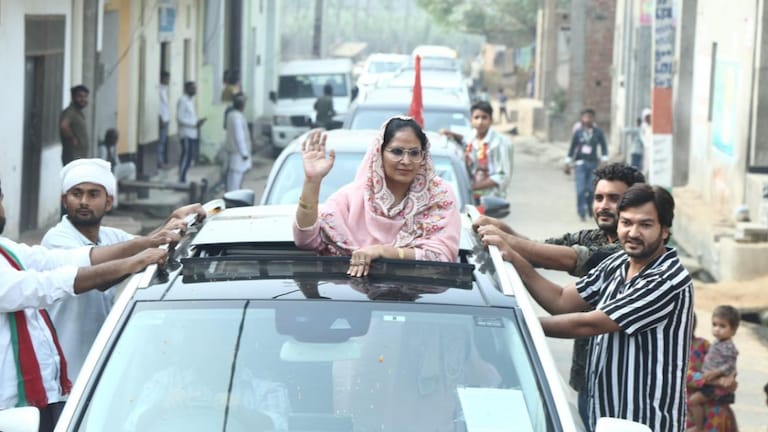 बीच चुनाव मीरापुर से सपा प्रत्याशी सुम्बुल राणा के खिलाफ हो गया केस! ऐसा आखिर क्या कर दिया? Sumbul Rana
