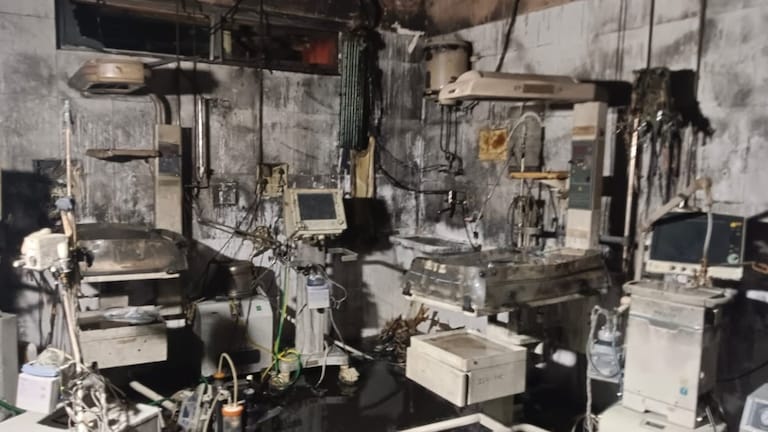 झांसी अग्निकांड मामला: एक और नवजात की नहीं बच सकी जान, मौत का आंकड़ा बढ़कर हुआ 11 ये तस्वीर झांसी के स्पेशल न्यू बोर्न केयर यूनिट की है, जिसमें झुलसकर बच्चों की मौत हो गई.