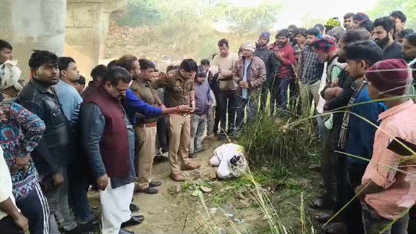 BJP को वोट नहीं देने पर दलित लड़की का गैंगरेप और फिर हत्या। इलाके में फैली सनसनी BJP को वोट नहीं देने पर दलित लड़की का गैंगरेप और फिर हत्या। इलाके में फैली सनसनी