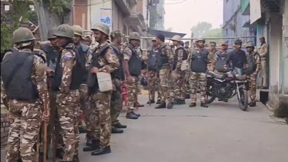 Sambhal Violence: संभल में जामा मस्जिद सर्वे के दौरान हिंसा में 3 लोगों की मौत, कई पुलिसकर्मी भी घायल Sambhal Jama Masjid Violence