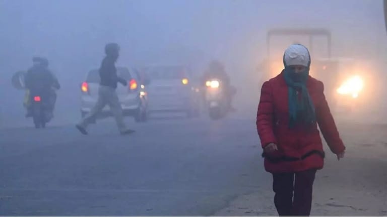 UP Weather: यूपी में बारिश बढ़ाएगी ठंड, इन जिलों में घने कोहरे का अलर्ट, जानिए वेदर अपडेट्स UP weather
