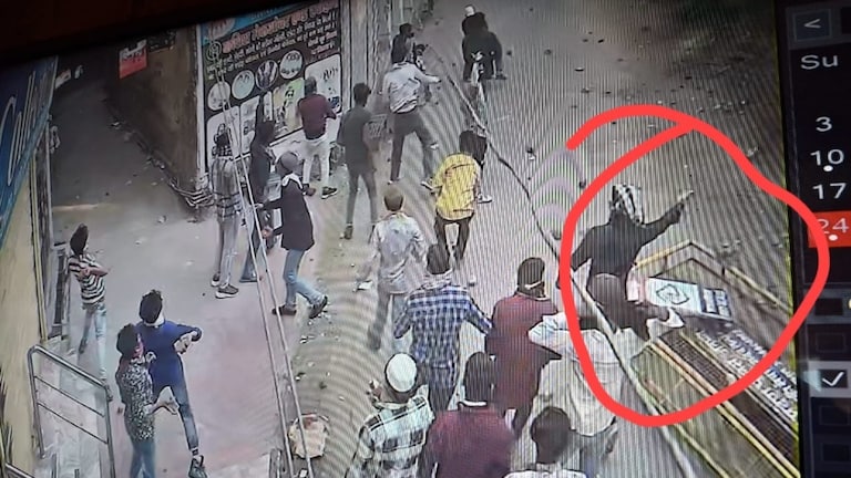 पत्थरबाजी के बीच पुलिस पर फायरिंग…संभल हिंसा का चौंकाने वाला CCTV वीडियो आया सामने, क्या दिखा? Sambhal