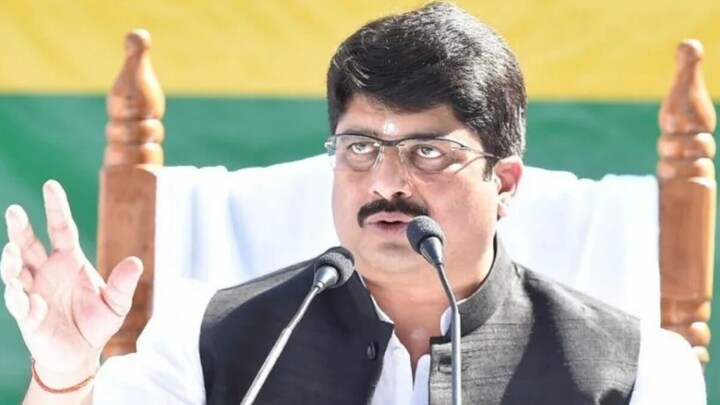 बांग्लादेशी हिंदुओं की रक्षा को लेकर राजा भैया उठा रहे ये बड़ा कदम, बोले- अत्याचार की पराकाष्ठा कर दी Raja Bhaiya