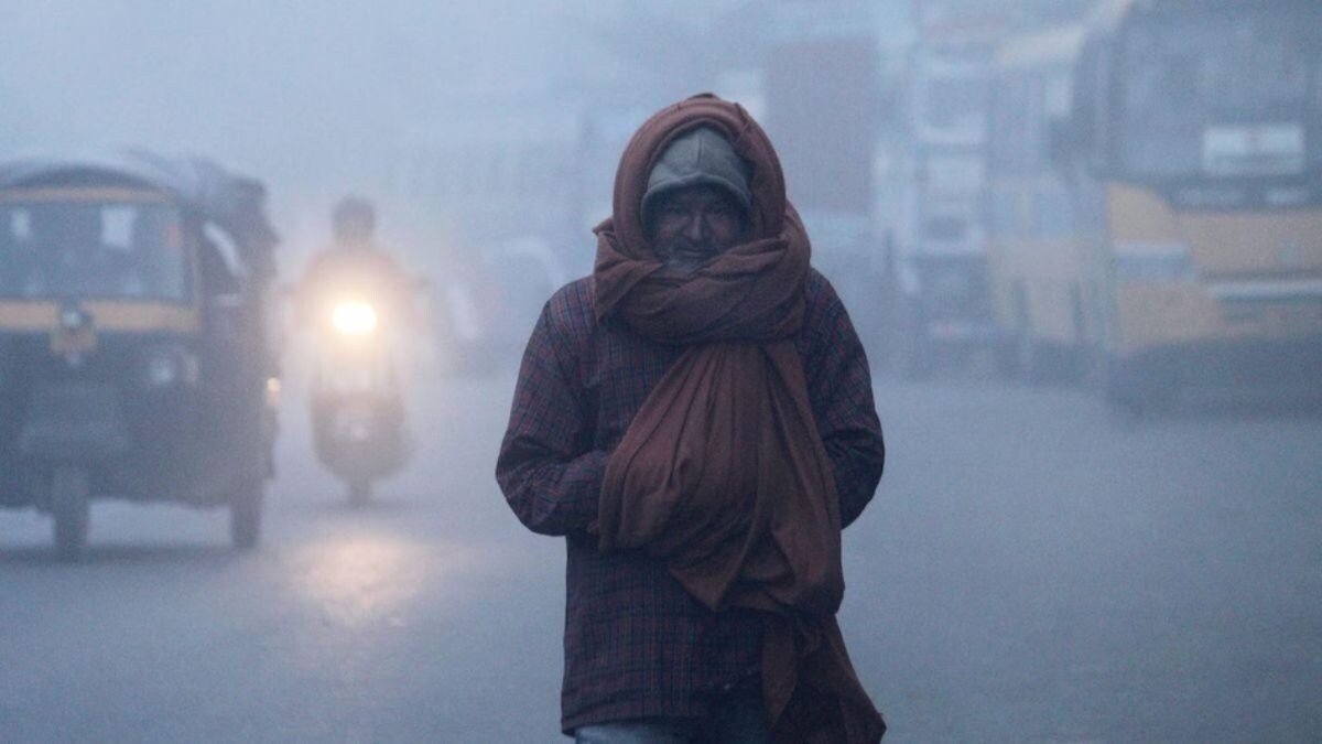UP Weather: इन जिलों में IMD ने जारी किया कोहरा अलर्ट, दिसंबर में कैसा रहेगा मौसम? जानें वेदर अपडेट UP Weather Update