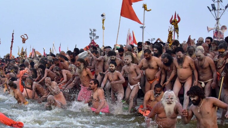 Maha Kumbh 2025: सीएम योगी ने श्रद्धालुओं के लिए 25,000 बेड के सार्वजनिक आश्रय स्थल की शुरुआत की Maha kumbh (File Photo)