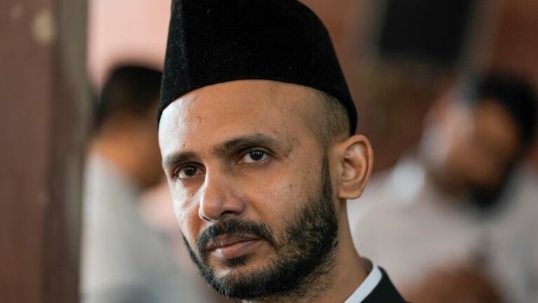 संभल सांसद बर्क पर धड़ाधड़ हुए कई केस तो सीधे अमित शाह से मिलने के लिए मांगा वक्त! सूत्रों ने ये सब बताया संभल सपा सांसद