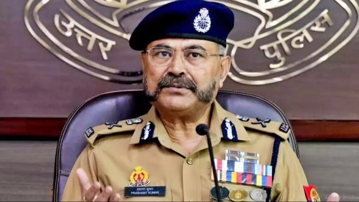 फेक न्यूज से निपटने को यूपी पुलिस तैयार, इन्फ्लुएंसर और कॉलेज के छात्र बनेंगे 'डिजिटल वॉरियर्स' यूपी डीजीपी प्रशांत कुमार