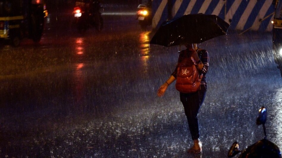 UP Weather: घने कोहरे और तेज सर्दी के साथ अब बारिश का ये अलर्ट, जानें यूपी वेदर अपडेट UP Weather