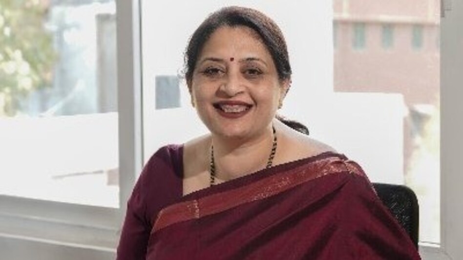 IAS की तैयारी कराने वाली कोचिंग पर 2 लाख रुपये का जुर्माना, कौन हैं मशहूर टीचर शुभ्रा रंजन? Shubhra Ranjan IAS Study