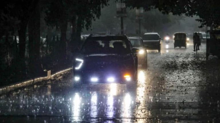 UP Weather: आज से बारिश शुरू…क्रिसमस और नए साल के वेदर को लेकर मौसम विभाग ने जारी किया ये अलर्ट UP Weather