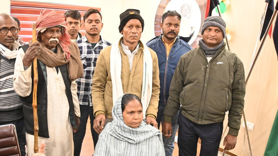 1975 यानी 49 साल पहले हुआ था आजमगढ़ की फूलमती का किडनैप, एक कुएं की याद ने फिर परिवार से मिलवाया Azamgarh, Azamgarh News, Azamgarh Police, azamgarh kidnapping news, azamgarh kidnapping case, kidnapping case, UP Police, UP News, Moradabad, Rampur