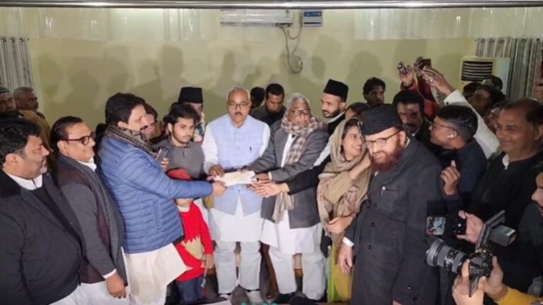 संभल हिंसा: पीड़ित परिवारों को सपा ने दिए 5-5 लाख, इकरा हसन ने मस्जिद के सामने पुलिस चौकी को लेकर ये कहा Samajwadi Party, Akhilesh Yadav, Sambhal, Sambhal News, Sambhal Hindi News, up politics