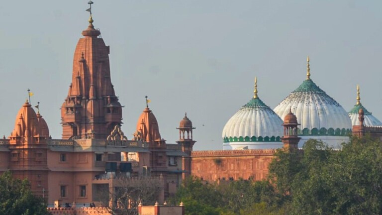 यूपी में 2027 के विस चुनावों से पहले मंदिर-मस्जिद विवाद मतदाताओं के ध्रुवीकरण का प्रयास: एक्सपर्ट UP Tak