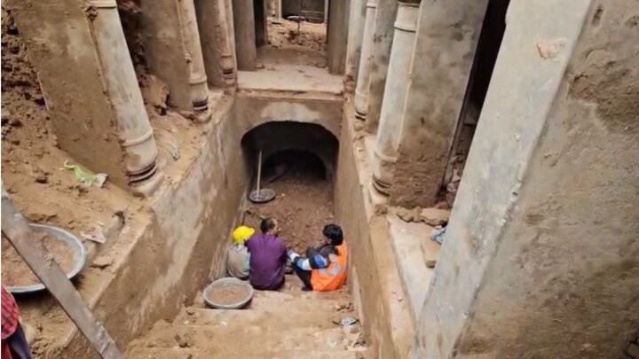 संभल में मिली बावड़ी की दूसरी मंजिल पर क्या है? ASI टीम गई तो ये सब दिखा और काम को रुकवाया Sambhal, Sambhal News, Sambhal Hindi News, ASI, up news