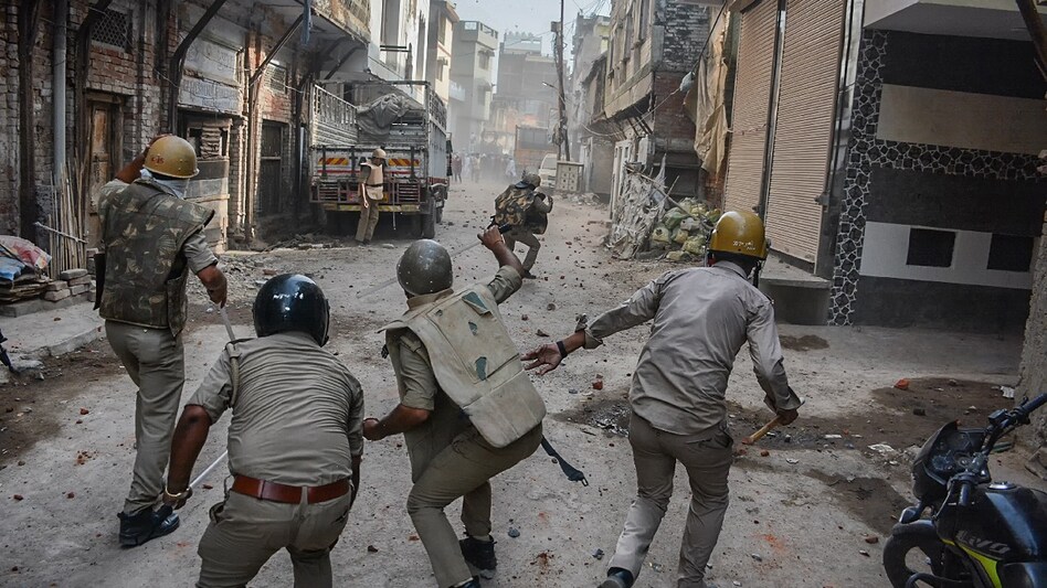 2013 के मुजफ्फरनगर दंगे को लेकर हरेंद्र मलिक, संजीव बालियान समेत इन 19 लोगों के खिलाफ आरोप तय, जानें अब क्या होगा? सांकेतिक तस्वीर