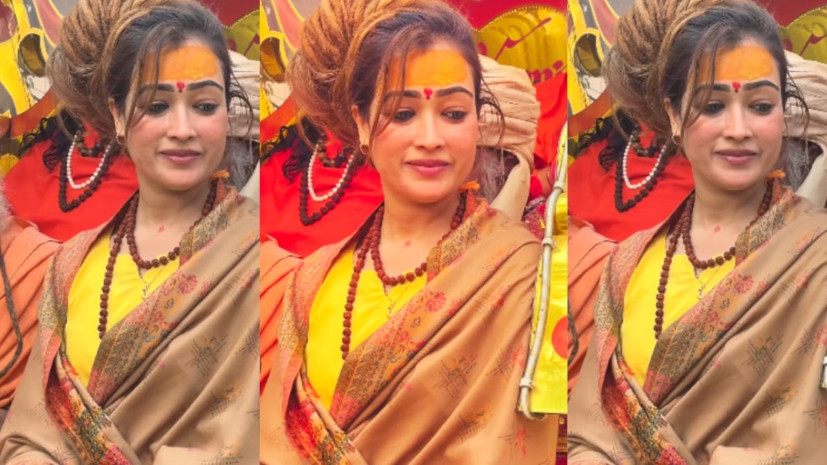 प्रयागराज में दिखीं 'सबसे सुंदर साध्वी' का पूरा नाम हर्षा रिछारिया, इनकी असली कहानी जान लीजिए - Full name of the most beautiful Sadhvi seen in Prayagraj Mahakumbh is Harsha ...