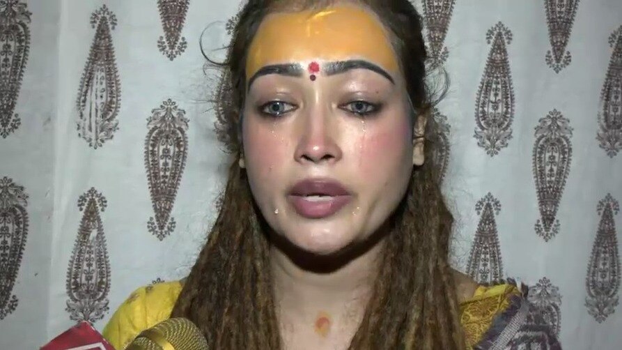 Harsha, who went viral during Maha Kumbh, suddenly broke into tears