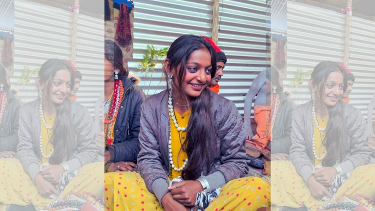 महाकुंभ में माला बेचने वाली इस लड़की के वीडियो वायरल, इतनी सुंदर सब कह रहे Mahakumbh ki Mona Lisa who is viral Monalisa