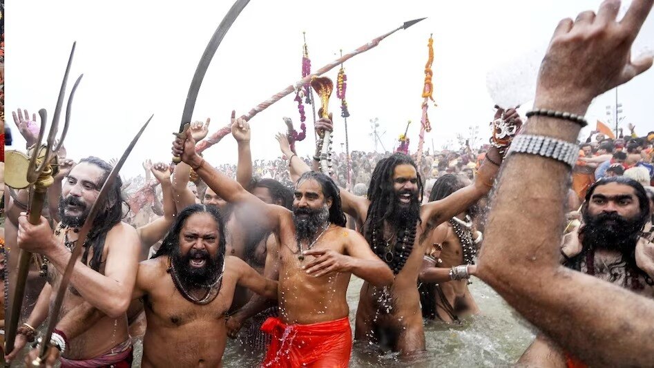 naga sadhus, naga sadhus stay, are naga sadhus dangerous, where do sadhus live in india, how naga sadhus travel to kumbh mela, Prayagraj Kumbh Mela 2025, Mahanirvani Akhara, नागा साधु, नागा साधु दीक्षा