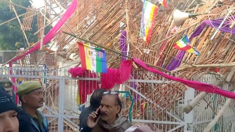 Baghpat Tragedy: यूपी के बागपत के जैन महोत्सव में बड़ा हादसा, अभी तक 40 से अधिक घायल और 5 की मौत, आखिर हुआ क्या? Uttar Pradesh,stampede, Nirvana Laddu Parv, Baghpat, Yogi Adityanath, Baghpat Jain festival tragedy, Baghpat stage collapse incident, Nirvana Laddu Parv stage collapse, Baghpat