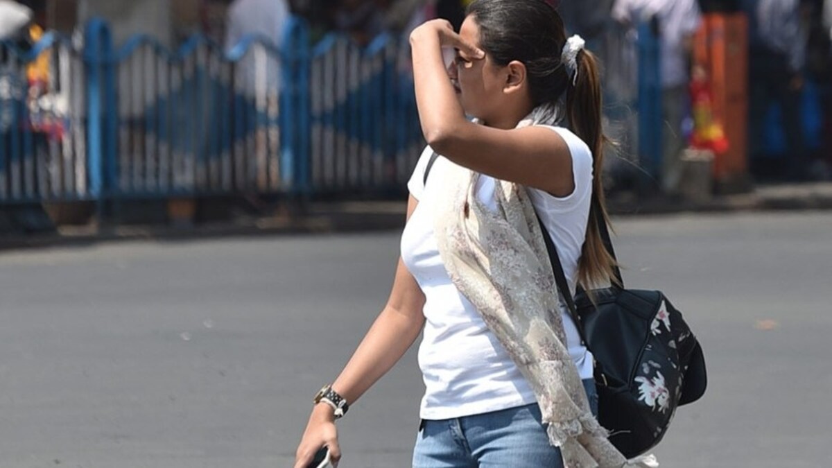 UP Weather Update: यूपी में इन जिलों में पड़ रही भीषण ठंड, जानें सूबे में कब से शुरू होगा गर्मी का मौसम UP Weather Update