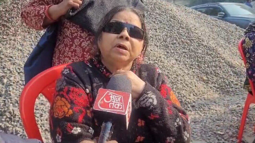 पता नहीं मेरी ननद उठ पाई या नहीं... प्रयागराज की नीलम श्रीवास्तव ने बताया भगदड़ का आंखों देखा हाल Mahakumbh 2025, Mauni Amavasya news, Mahakumbh 2025 Live updates, Mahakumbh 2025, UP News, Prayagraj News, Mahakumbh, Mahakumbh 2025, Mahakumbh Mauni Amavasya