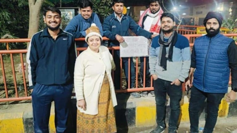 'हम आपकी क्या सहायता कर सकते हैं'... महाकुंभ में गोविंद बल्लभ पंत सामाजिक विज्ञान संस्थान की फैकल्टी, स्टूडेंट्स ने दिखाया गजब का सेवाभाव UP Tak