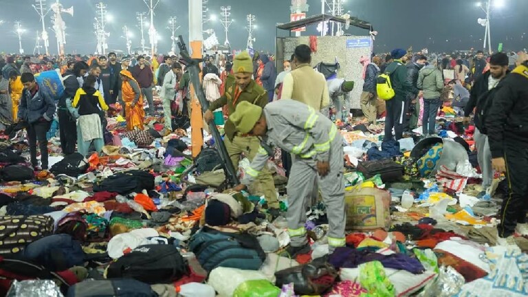 प्रयागराज मुर्दाघर के बाहर 24 तस्वीरें…30 में से 5 शवों की शिनाख्त ही बची तो ये कौन हैं? महाकुंभ भगदड़ का सच Mahakumbh, Mahakumbh 2025, Kumbh Mela, Mahakumbh stampede, Mahakumbh stampede news, mahakumbh prayagraj, महाकुंभ भगदड़. महाकुंभ में भगदड़, प्रयागराज, यूपी न्यूज