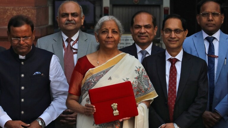 बजट 2025: 12 लाख तक की आय पर कोई टैक्स नहीं, नया टैक्स स्लेब नोट कीजिए Budget, Budget News