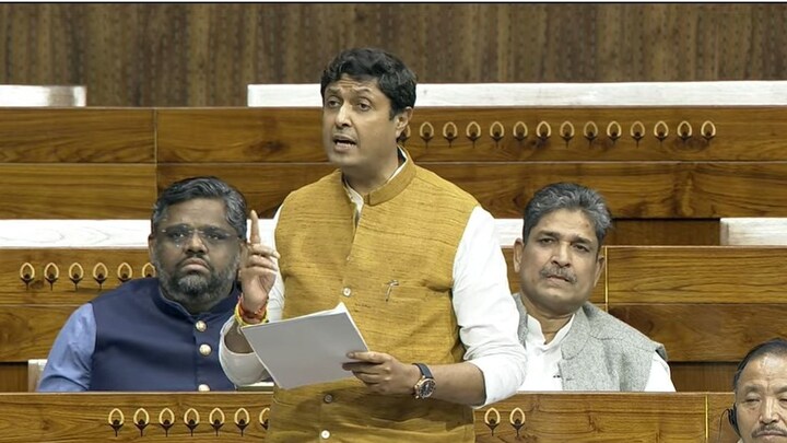 'झूंसी में 5:30 बजे भगदड़, कूड़े के ढेर में लाशें...', इलाहाबाद MP उज्जवल रमण सिंह ने महाकुंभ भगदड़ को लेकर किया ये दावा UP Tak