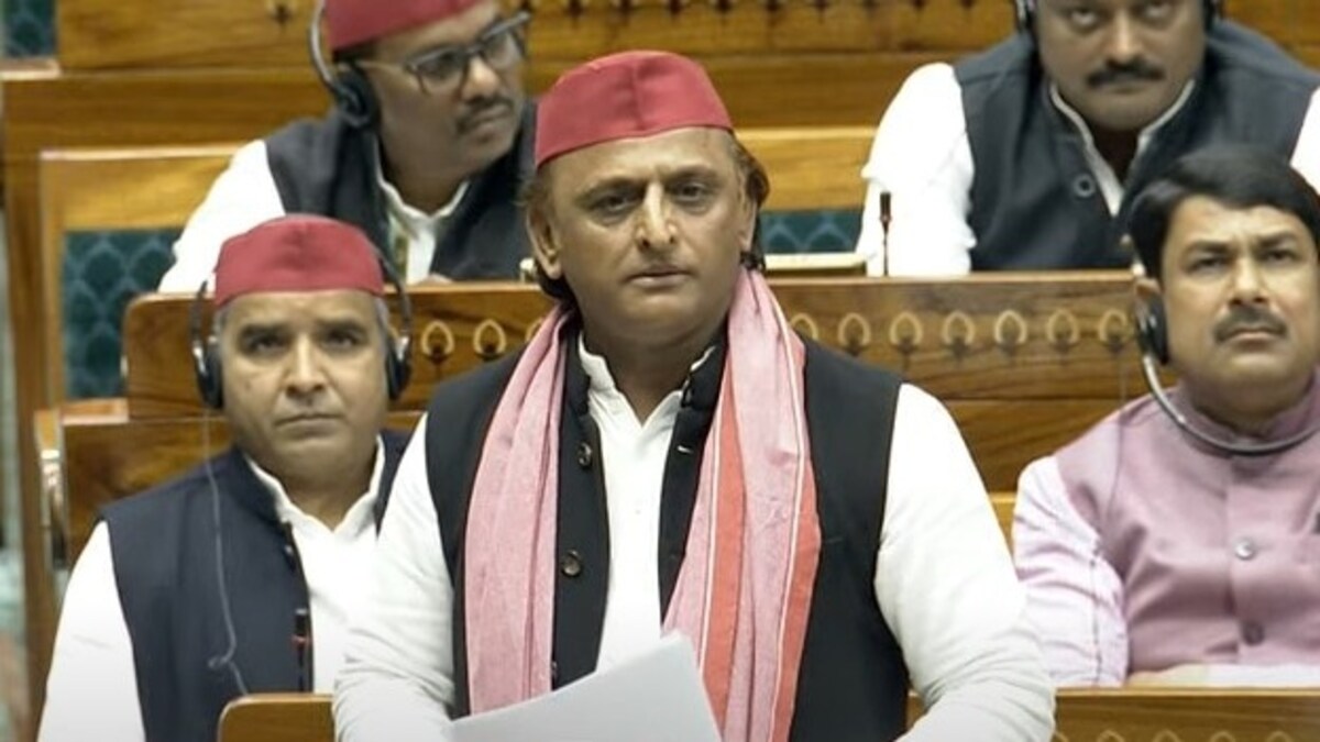 महाकुंभ भगदड़ को लेकर संसद में बरसे अखिलेश, पूछा- सरकार बताए शव कहां फेंके गए Akhilesh Yadav