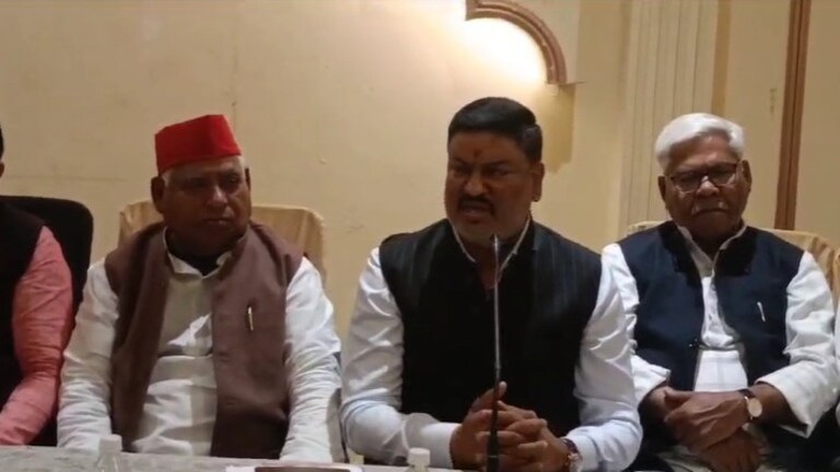 मिल्कीपुर उपचुनाव में फंस गई सपा! अवधेश प्रसाद और पवन पांडे के ये बयान जबरदस्त चर्चाओं में आए Awadhesh Prasad, Milkipur by election, milkipur by election 2025, BJP, ayodhya Milkipur news, Milkipur upchunav, Milkipur Bypolls, samajwadi party, Yogi Adityanath, Akhilesh yadav, milkipur assembly seat, मिल्कीपुर, मिल्कीपुर उपचुनाव, अवधेश प्रसाद,