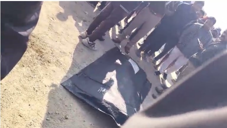 गोरखपुर में इस हाल में मिला युवती का शव जिसे देख कांप गई सभी की रूह, ब्रांडेड जींस पहनी थी, हुआ क्या? Gorakhpur, Gorakhpur News, Gorakhpur Crime, Gorakhpur Police, Gorakhpur Viral News, Gorakhpur Girl Body, UP News, UP Crime, Crime, गोरखपुर, गोरखपुर न्यूज, यूपी क्राइम, गोरखपुर क्राइम