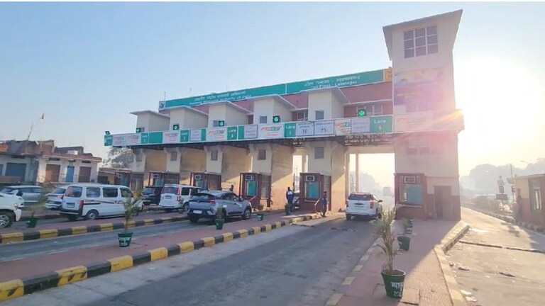 महाकुंभ को लेकर अखिलेश ने की थी ऐसी मांग, भदोही प्रशासन ने मानी, लाखों लोगों को मिला फायदा, क्या हुआ? akhilesh yadav, akhilesh yadav news, Maha Kumbh, Maha Kumbh News, Maha Kumbh Viral News, Kumbh, Kumbh Mela, Kumbh Mela News, UP News, Varanasi, prayagraj